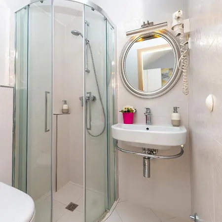 Boro 4* דוברובניק